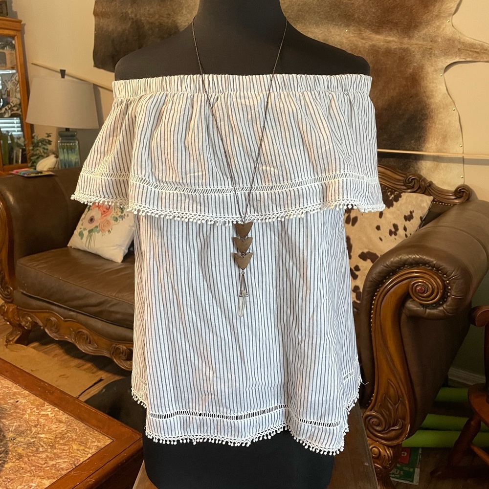Off the shoulder shabby chic linen top